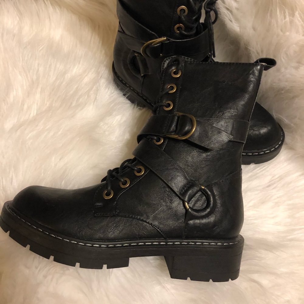 Women’s black combat boots from Seven7 - Picture 5 of 7